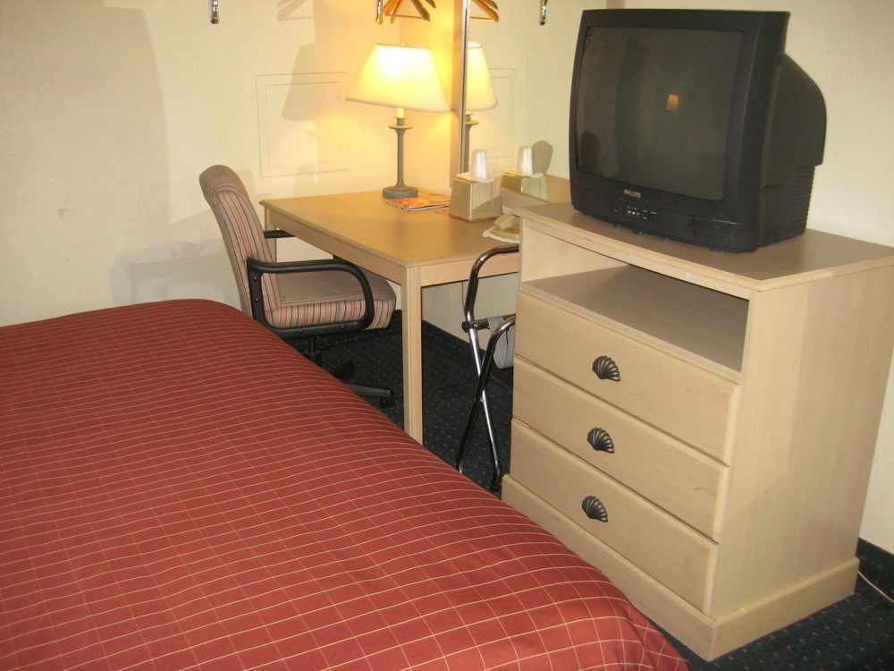 Hotel Baymont By Wyndham Downtown 2*